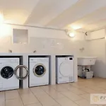 Flower Nest - Five Stars Holiday House