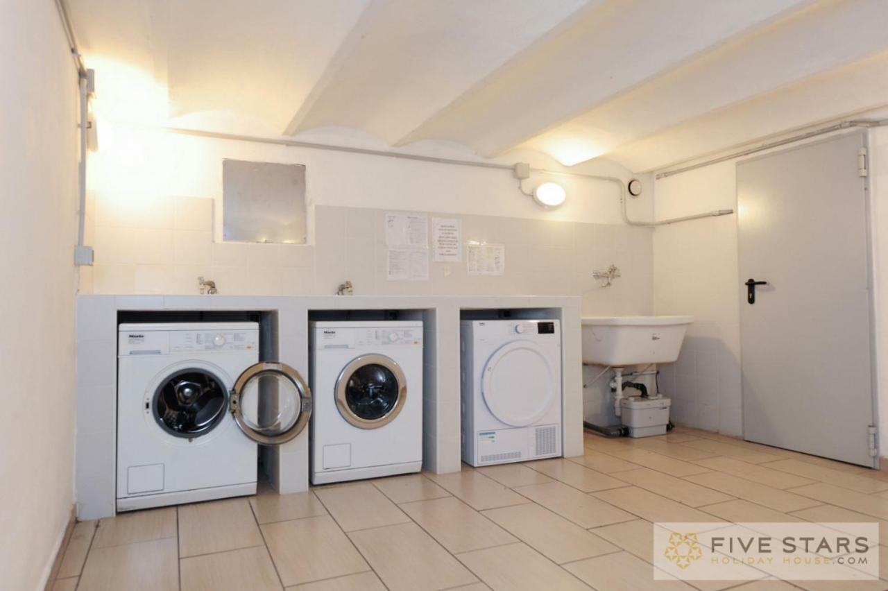 Flower Nest - Five Stars Holiday House Leilighet *