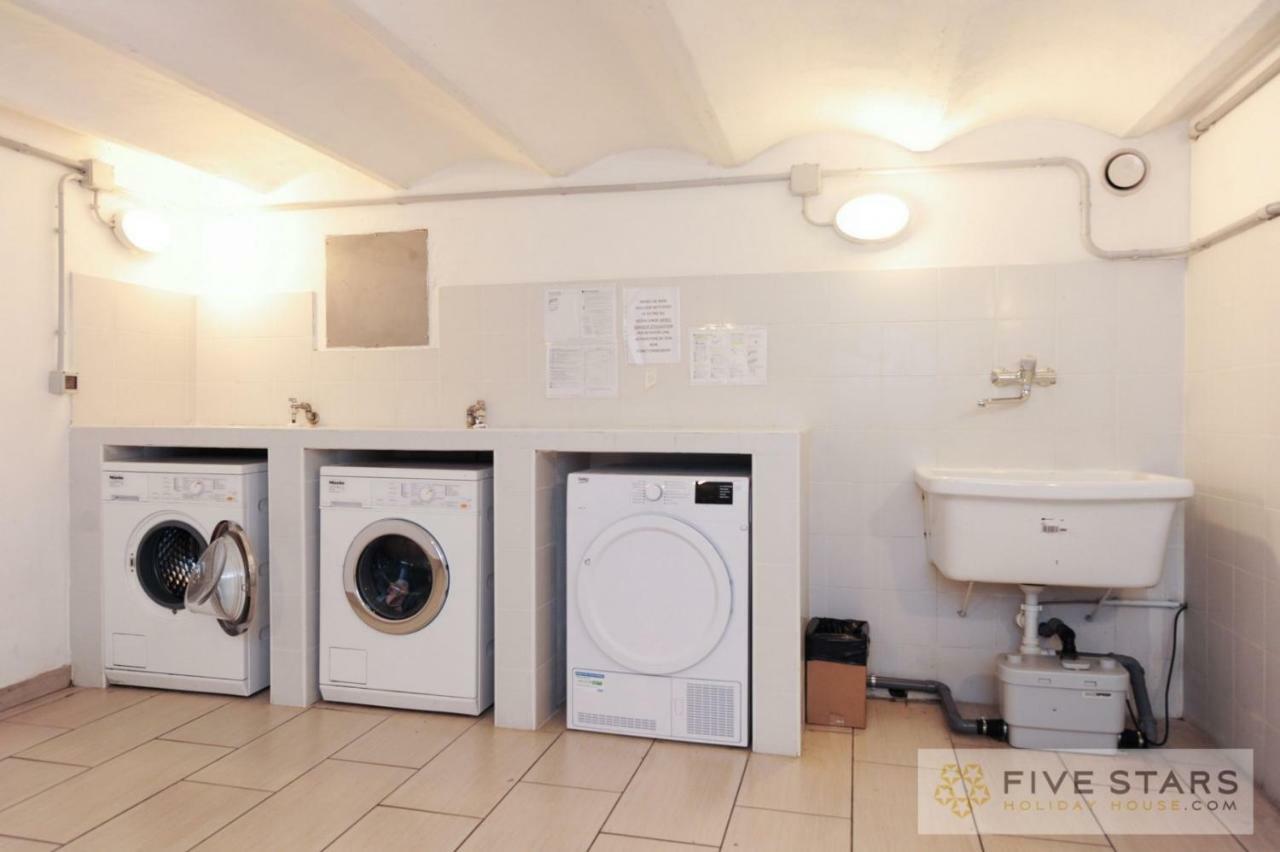 Flower Nest - Five Stars Holiday House